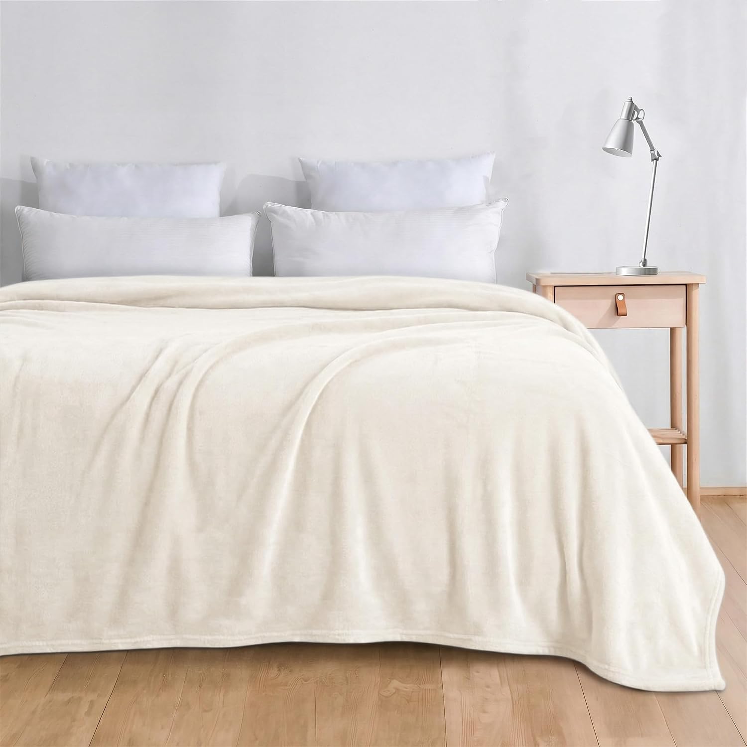 Velvet Plush Throw Blanket – Soft Cozy All Season Sofa Bed Blanket